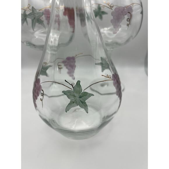 Vintage Grape Motif Wine Decanter with 2 Matching Goblets Glass Set - Picture 6 of 13